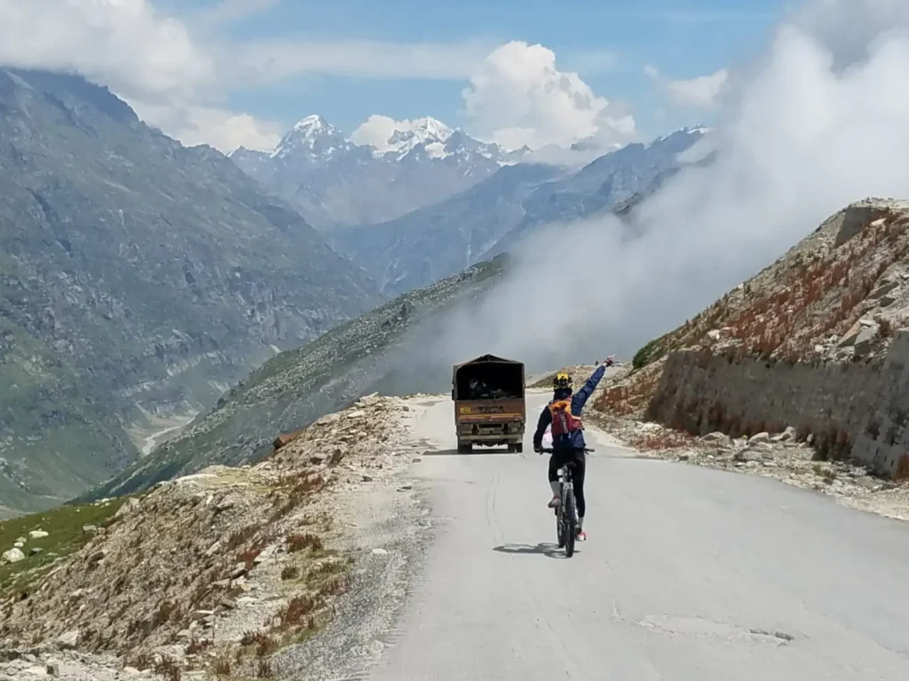manali to spiti cycling - grampu - himalayan nature escapes