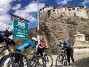Zanskar cycling expedition between Purne and Padum, passing remote monasteries along the Manali–Zanskar route via Shinkula Pass.