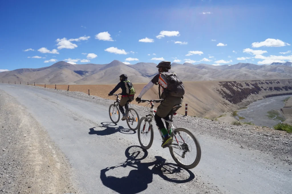 manali to legh cycling before more plains